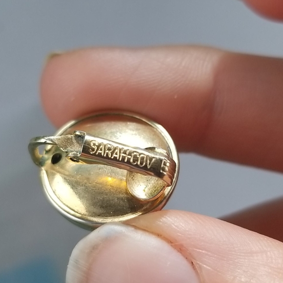 Sarah Coventry clip on earrings - Picture 2 of 3